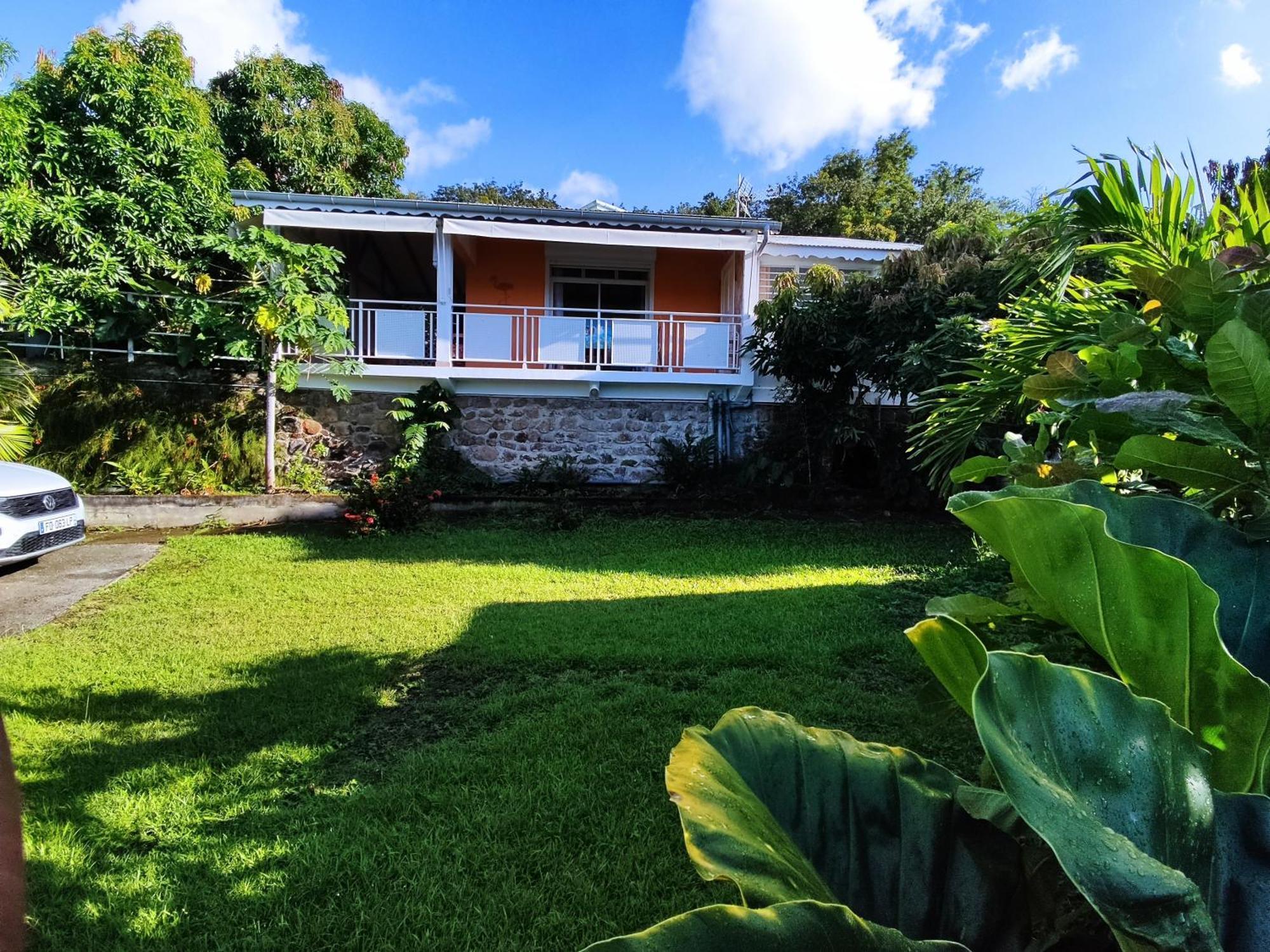 Bungalow With Sea View In Deshaies Exterior photo