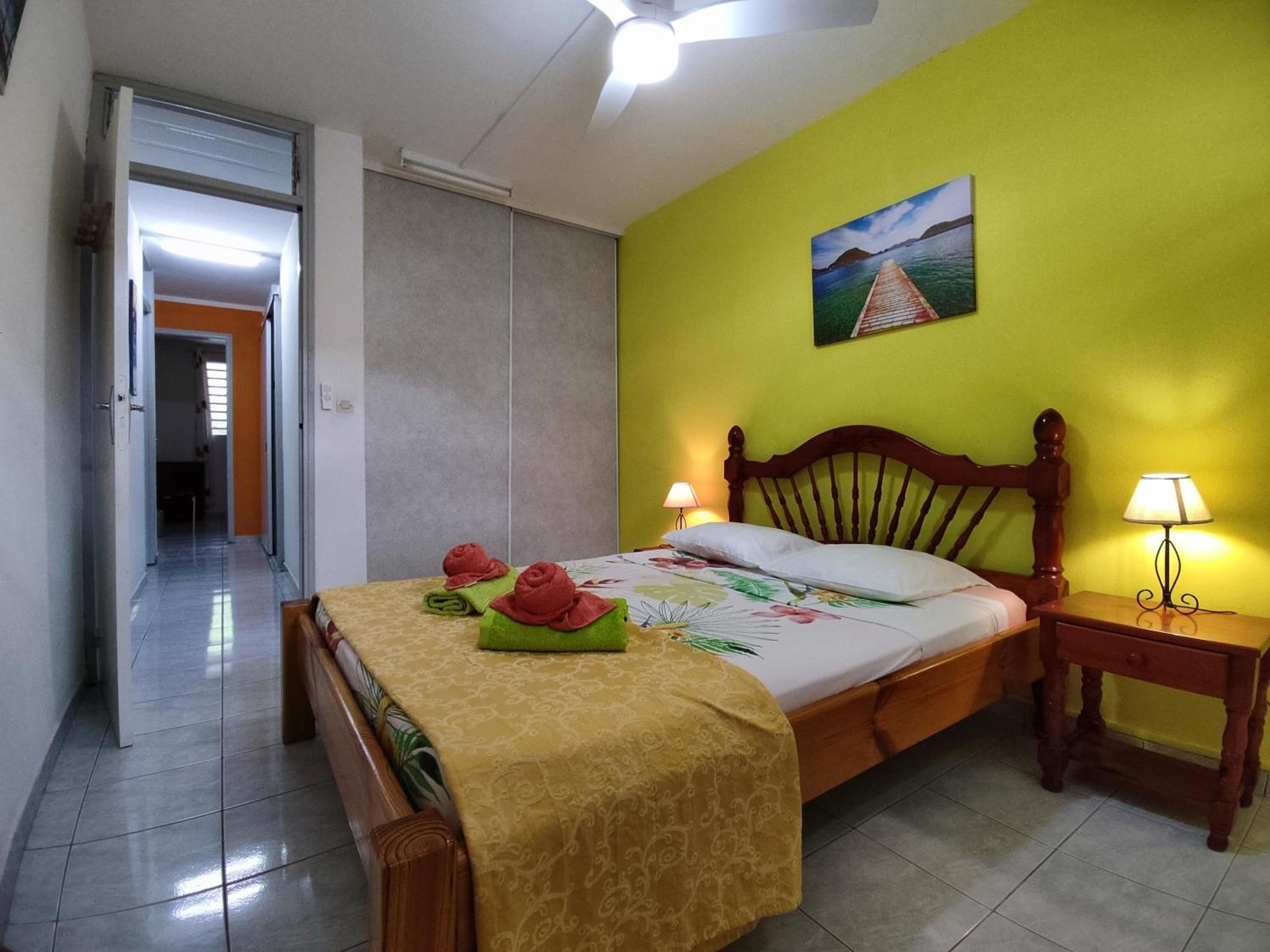 Bungalow With Sea View In Deshaies Exterior photo